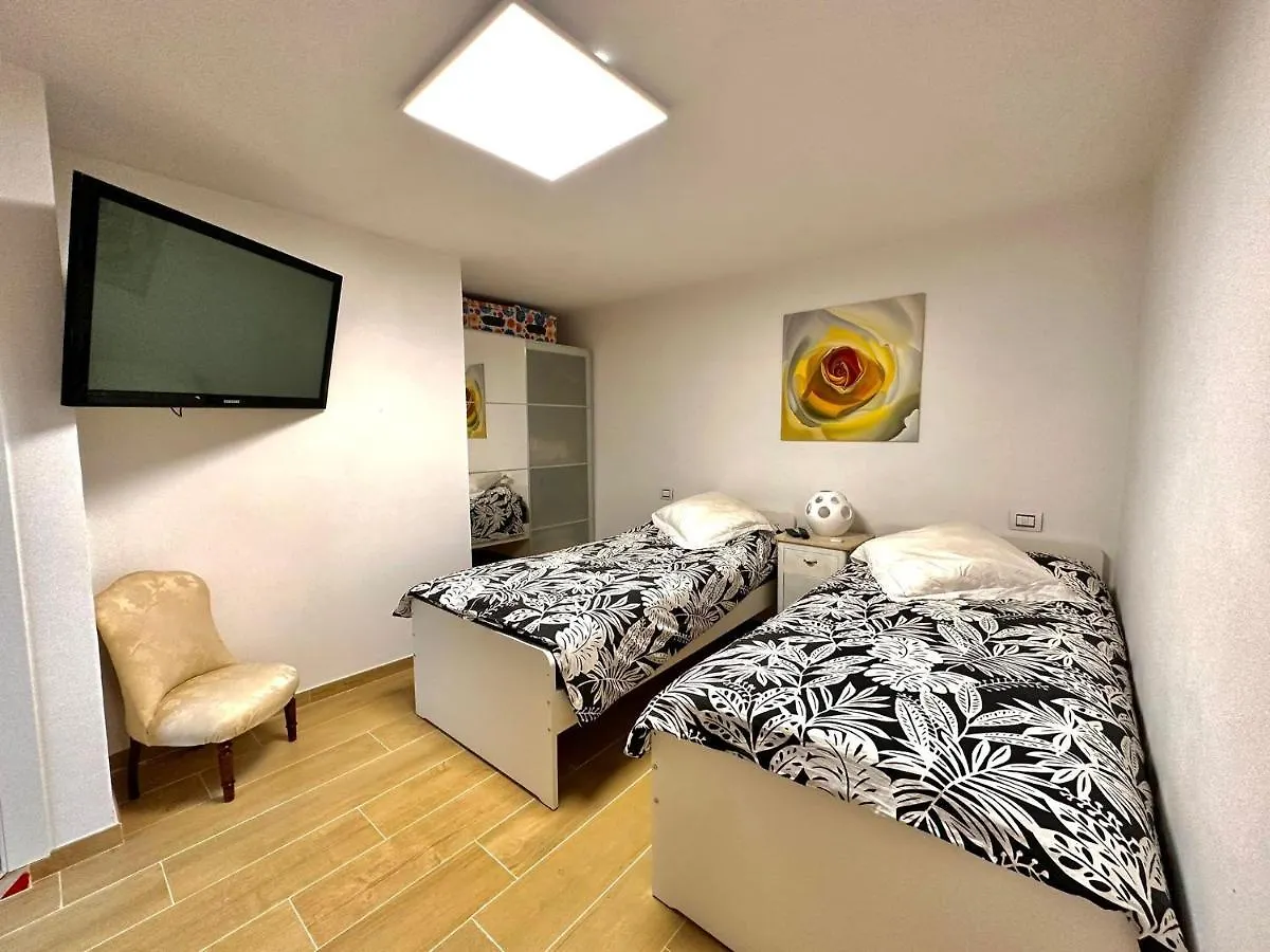 Serramazzoni La Casa Della Nonnaヴィラ 0*,  イタリア